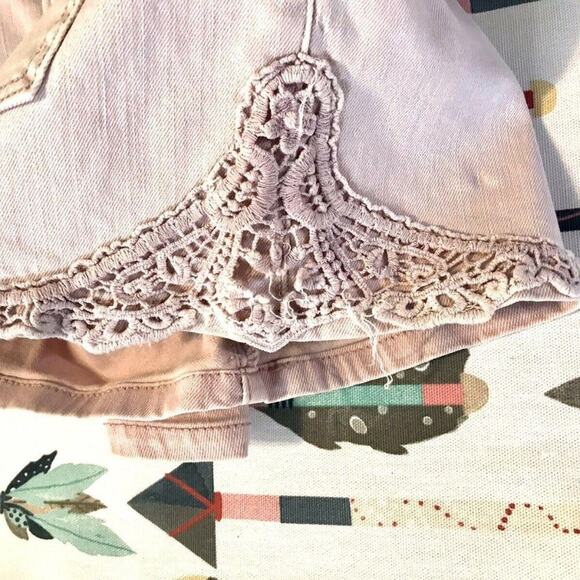 New York & Co Denim and Lace Shorts Mid Rise Women's Size 6  Pink/Mauve Cut off - Picture 9 of 12